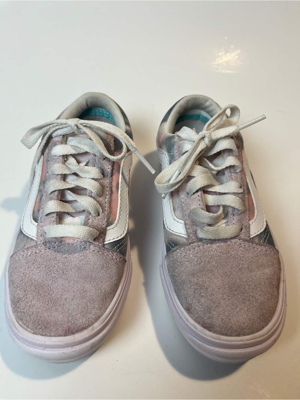 Kids Sz 13 Casual Lace-Up Sneakers in Light Pink and White